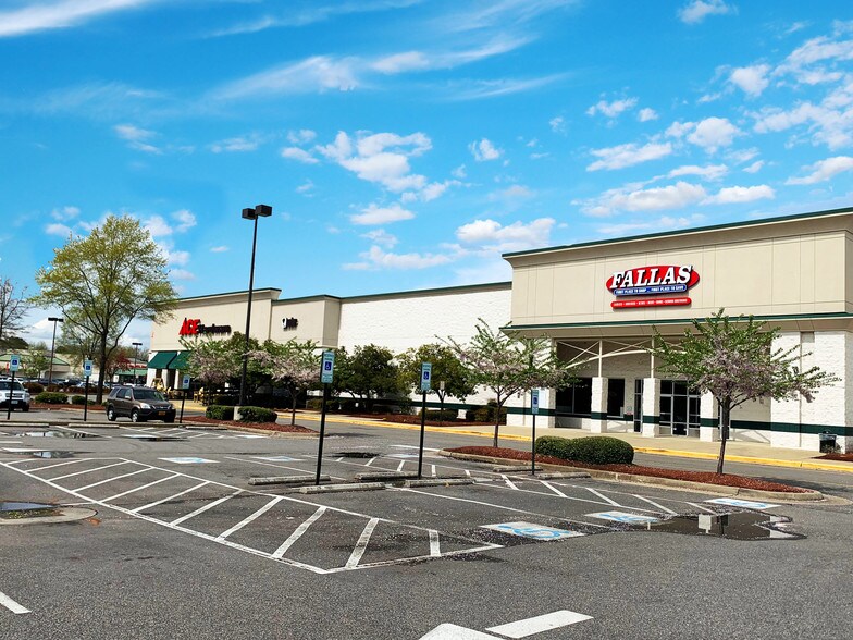 More Photos Of 1-60 Town Center Way, Hampton Unknown For Lease