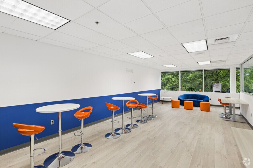 More Photos Of 371 Hoes Ln, Piscataway Office For Sale