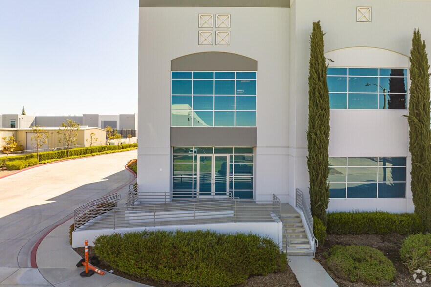 More Photos Of 11751 Industry Ave, Fontana Distribution For Lease