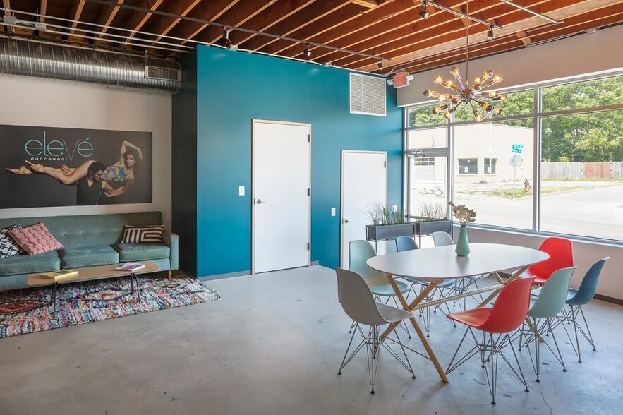 More Photos Of 301-307 E 31st St, Kansas City Flex For Sale