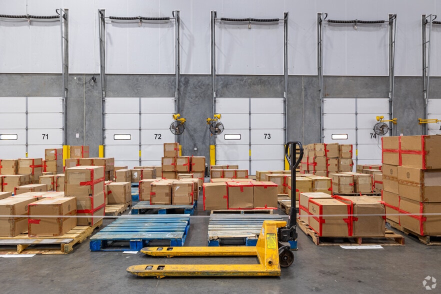 More Photos Of 200 S Pemberton Rd, Pemberton Distribution For Lease