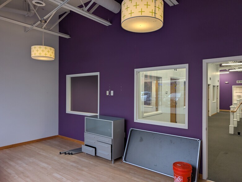 More Photos Of 5221-5223 Main St, Buffalo Freestanding For Lease