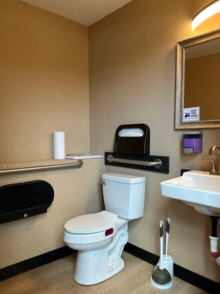 More Photos Of 277 Luther Seiber Blvd, Pioneer Restaurant For Sale