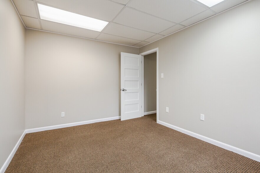 More Photos Of Hwy 50 or Tipton Street, Seymour Office For Sale