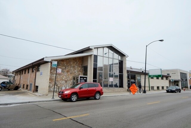 More Photos Of 6420 N California Ave, Chicago Coworking Space