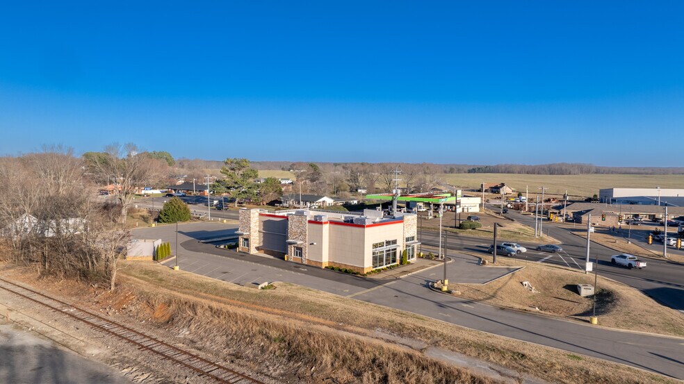 More Photos Of 103 N Military St, Loretto Fast Food For Sale