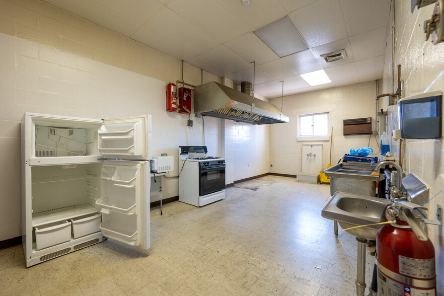 More Photos Of 7419 Washington Ave, Pittsburgh Office For Sale
