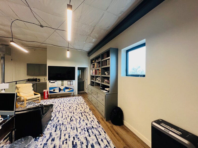 More Photos Of 805 NW 72nd St, Oklahoma City Flex For Sale