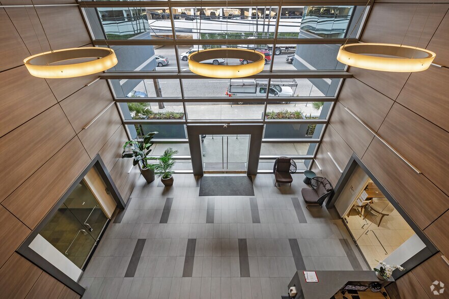 More Photos Of 1640 S Sepulveda Blvd, Los Angeles Office For Lease