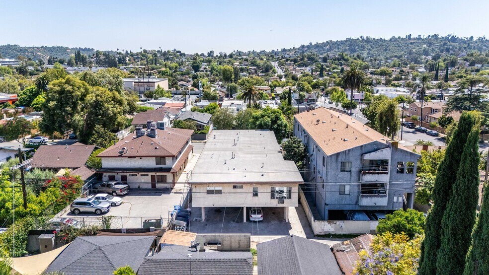 More Photos Of 5213 Meridian St, Los Angeles Apartments For Sale