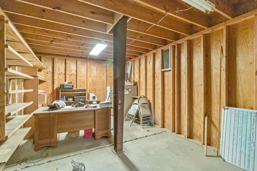 More Photos Of 17301 E FM 1097 Rd, Willis Storefront Retail Office For Sale