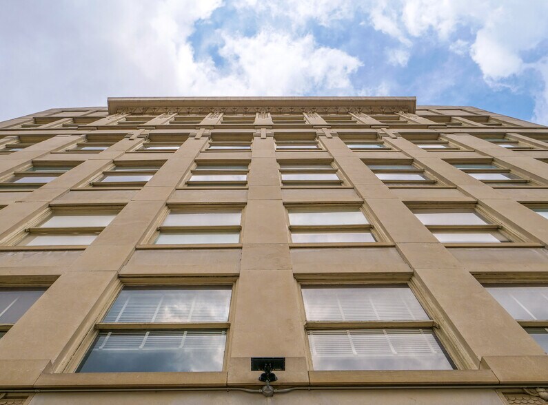 More Photos Of 2030-2036 Main St, Dallas Loft Creative Space For Lease