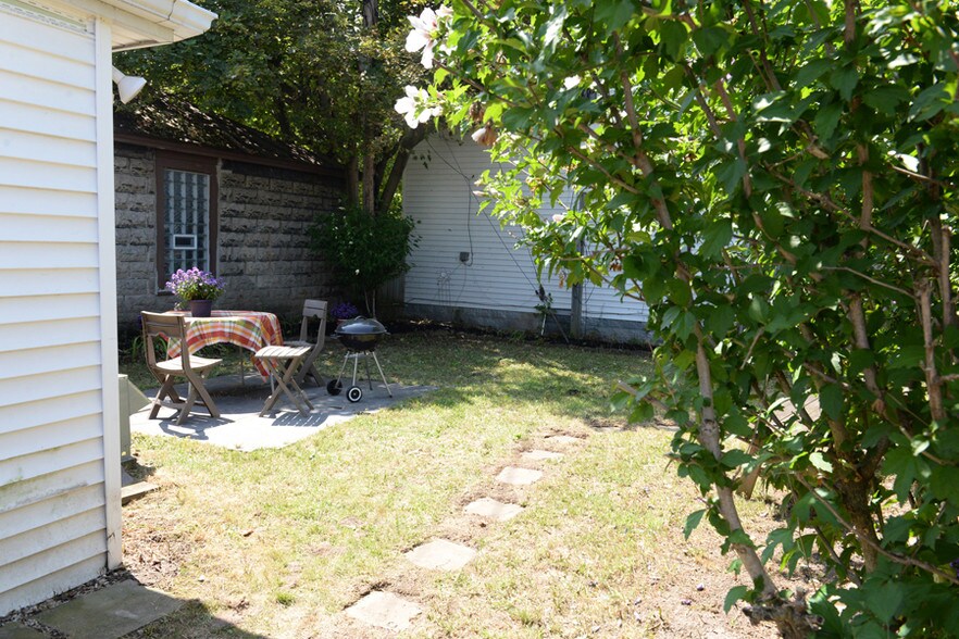 1654 Elmwood Ave, Buffalo, NY 14207 Restaurant For Sale