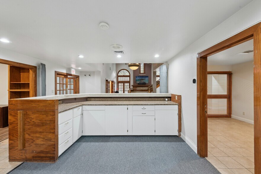 More Photos Of 7685 Northcross Dr, Austin Office For Lease