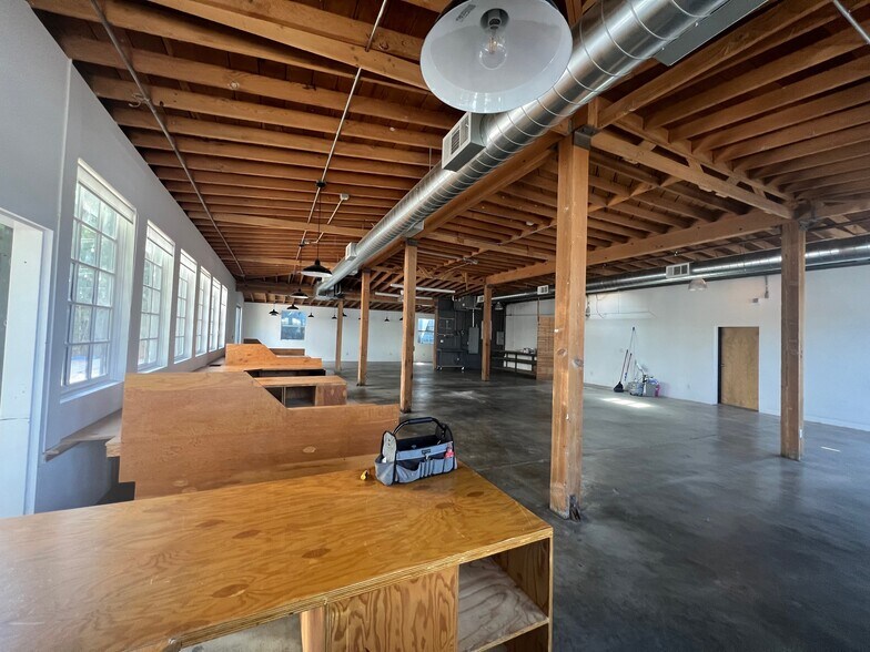 More Photos Of 2029 Blake Ave, Los Angeles Storefront Retail Office For Lease