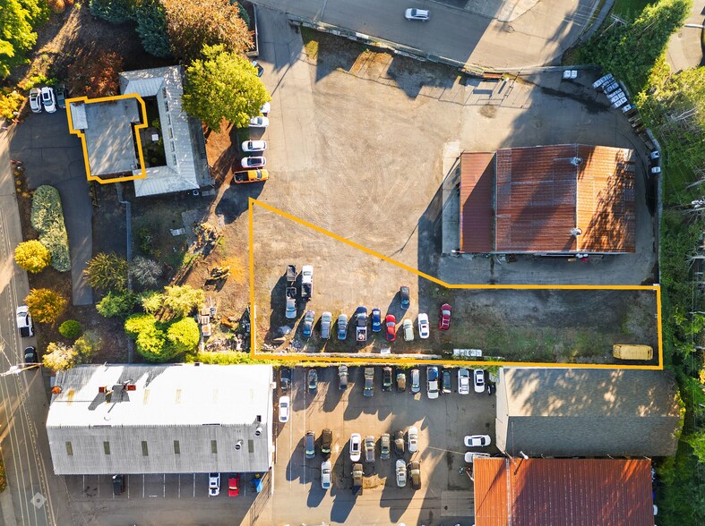 Primary Photo Of 220 Foothills Rd, Lake Oswego Service For Lease