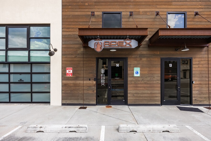 More Photos Of 4554 Forestdale Dr, Park City Light Manufacturing For Sale