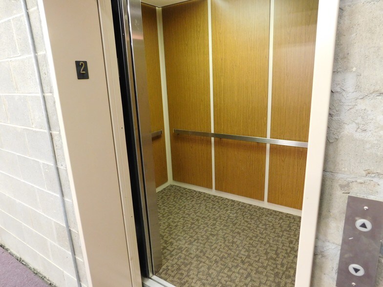 More Photos Of 701 Main St, Dresden Storefront For Lease