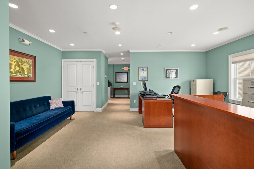 More Photos Of 13 Bartlet St, Andover Office For Lease