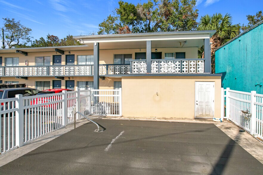 More Photos Of 307 E Vine St, Kissimmee Hotel For Sale