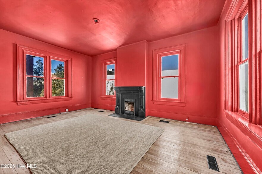 More Photos Of 19 N 5th Ave, Wilmington Office For Sale