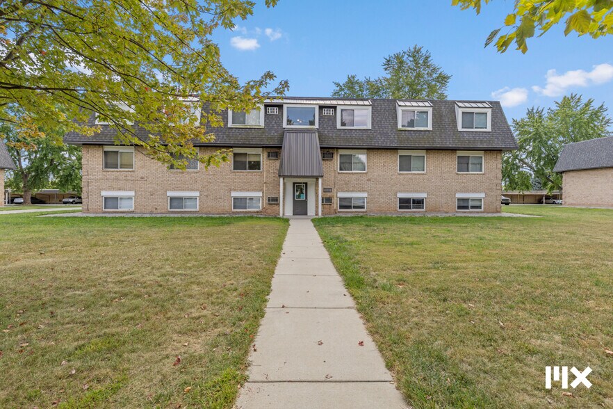 More Photos Of 757 W Shepherd St, Charlotte Apartments For Sale