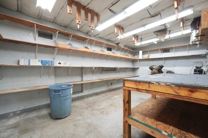 More Photos Of 5948 Homestead Rd, Rex Flex For Sale