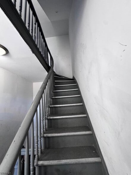 More Photos Of 119 W Broadway, Paterson Flex For Sale