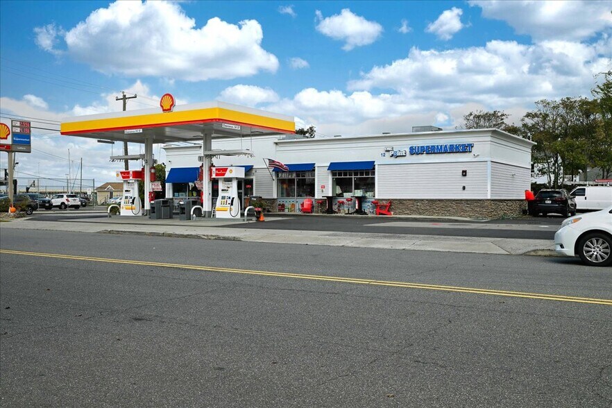 More Photos Of 12 Lido Blvd, Point Lookout Service Station For Sale