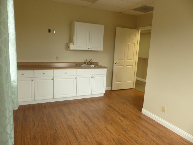 More Photos Of 5680 Bridgetown Rd, Cincinnati Medical For Sale