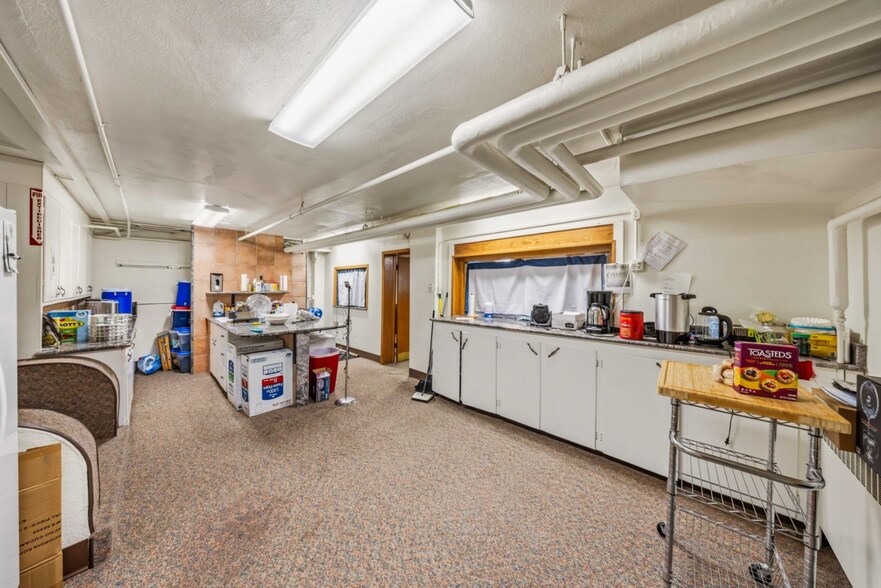 More Photos Of 224 SW 3rd St, Ankeny Specialty For Sale