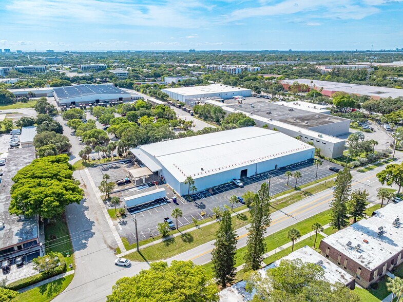 More Photos Of 198 Lock Rd, Deerfield Beach Warehouse For Lease