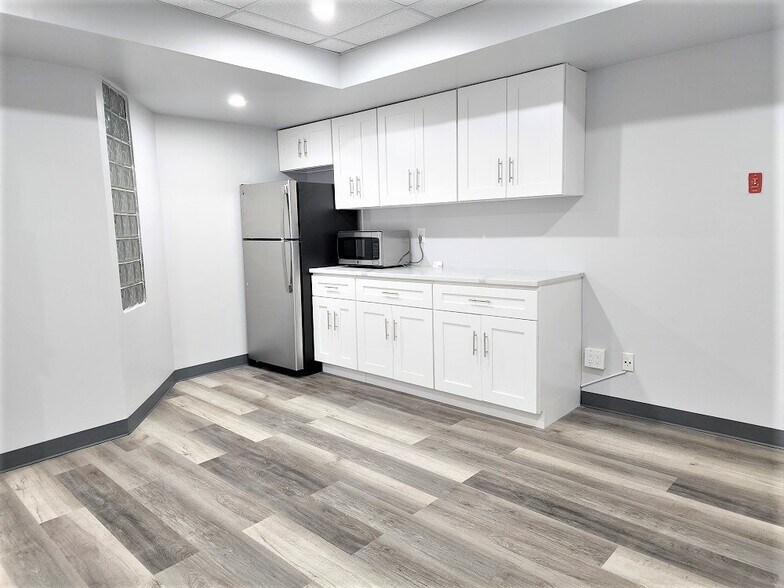 More Photos Of 223 Bloomfield St, Hoboken Office For Lease
