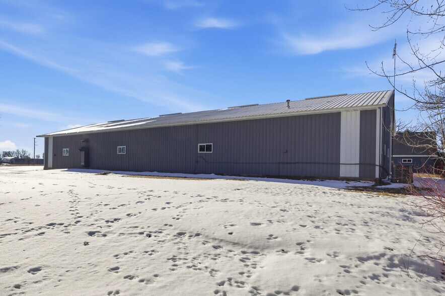 More Photos Of 15652 200th St, Hutchinson Flex For Lease