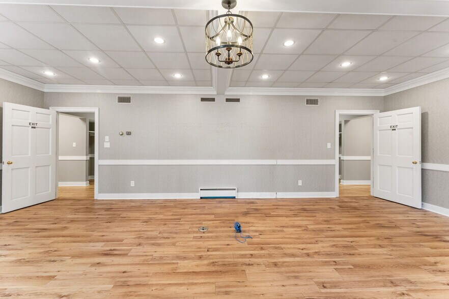More Photos Of 678 Rappahannock Dr, White Stone Office For Sale