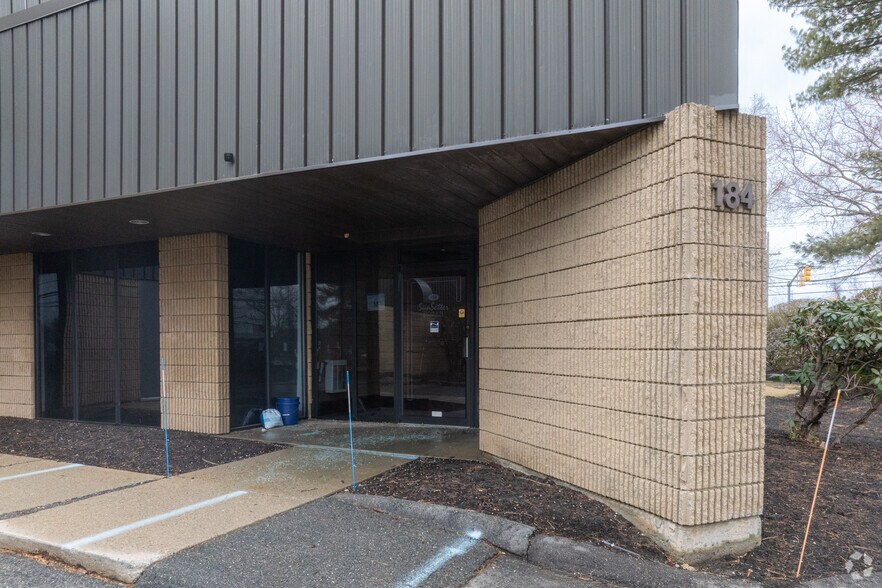 More Photos Of 180 Charles St, Malden Distribution For Lease