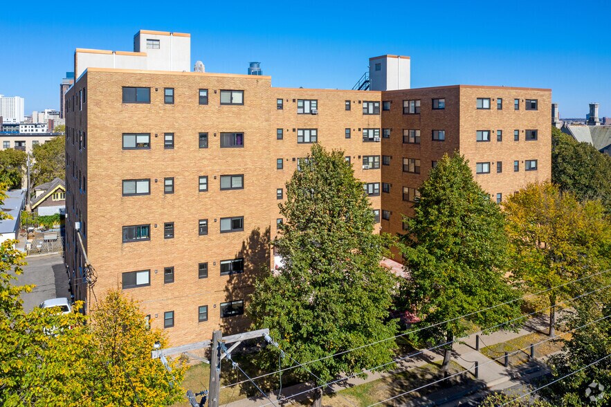 More Photos Of 22 E 22nd St, Minneapolis Multifamily For Sale
