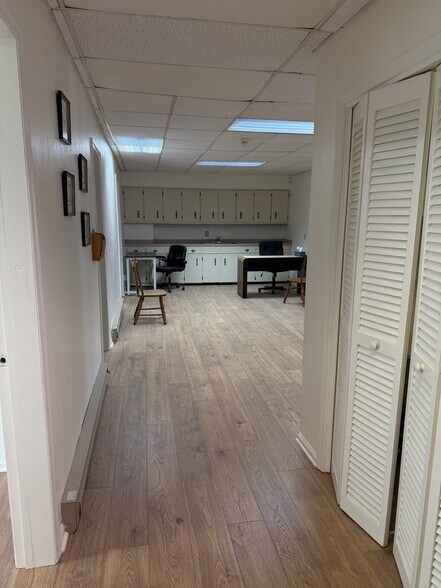 More Photos Of 900 US Highway 221 Bus, West Jefferson Office Residential For Lease
