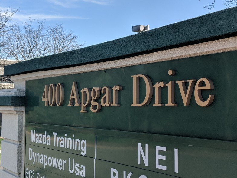 More Photos Of 400 Apgar Dr, Somerset Warehouse For Lease