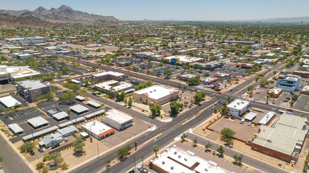 More Photos Of 10 E Dunlap Ave, Phoenix Drugstore For Lease