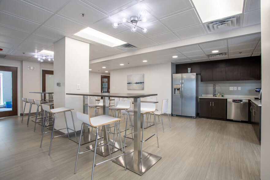 More Photos Of 125 S Elm St, Greensboro Office For Lease