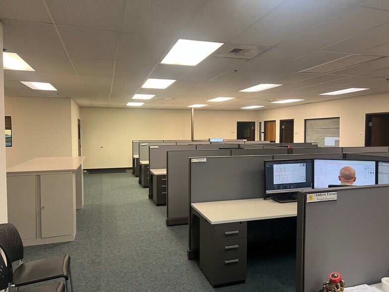 More Photos Of 8386 Rovana Cir, Sacramento Industrial For Sale