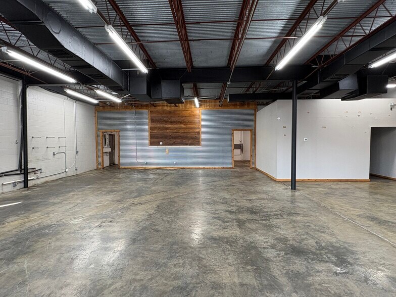 More Photos Of 1602 N Mechanic St, El Campo Land For Lease