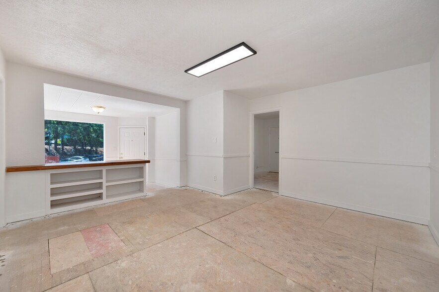 More Photos Of 1407-1409 Lincoln Way, Auburn Office For Sale