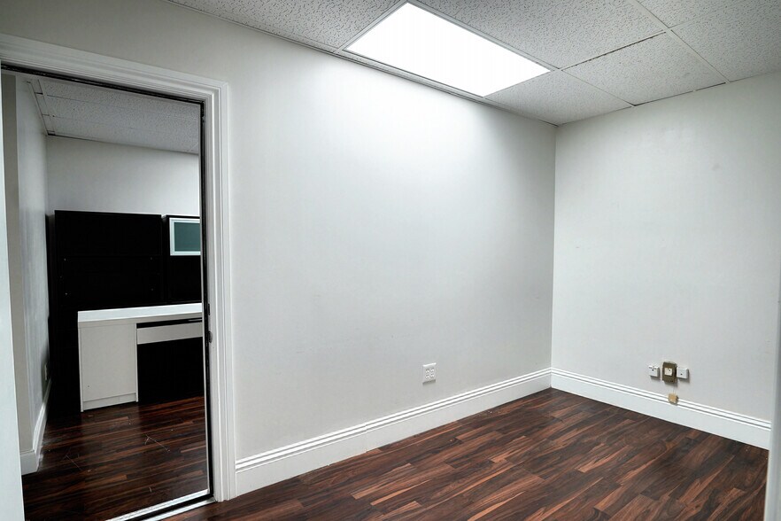 More Photos Of 2826 E Oakland Park Blvd, Fort Lauderdale Office For Lease