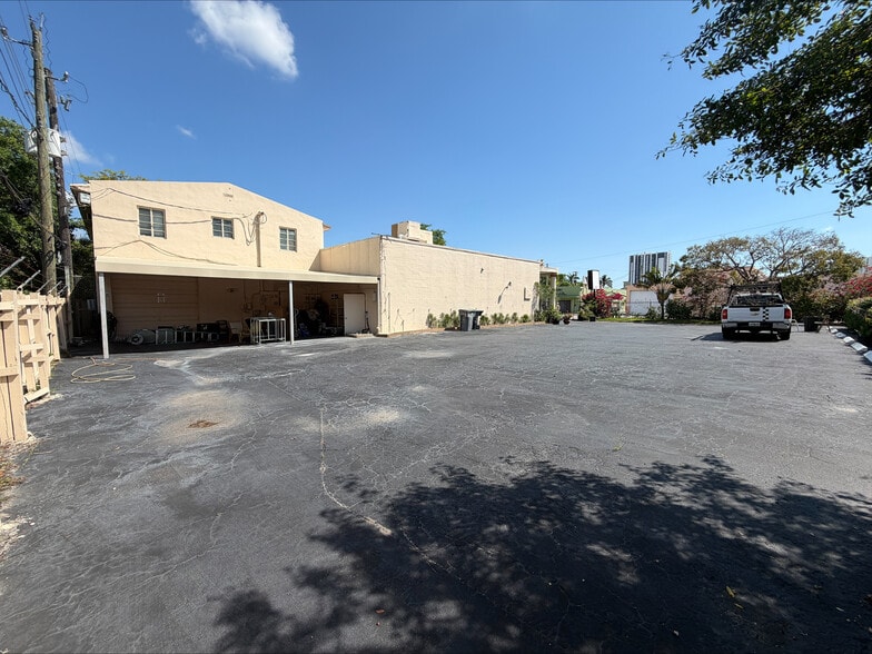 More Photos Of 727 N Andrews Ave, Fort Lauderdale Manufacturing For Sale