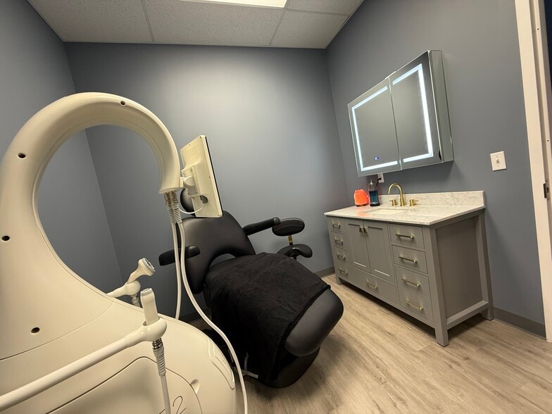 More Photos Of 294-298 State St, Hackensack Medical For Sale