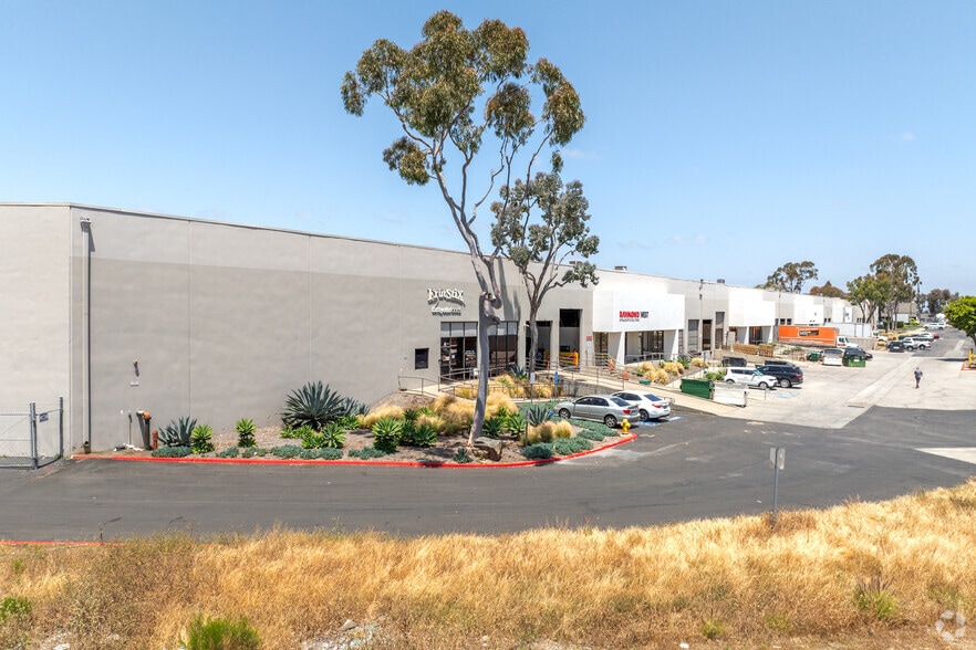 More Photos Of 8221 Arjons Dr, San Diego Warehouse For Lease