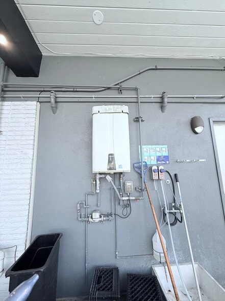 More Photos Of 4815 N Nebraska Ave, Tampa Convenience Store For Lease