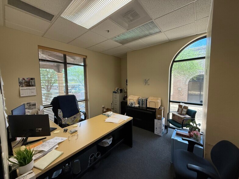 More Photos Of 3017 W Ina Rd, Tucson Office For Lease